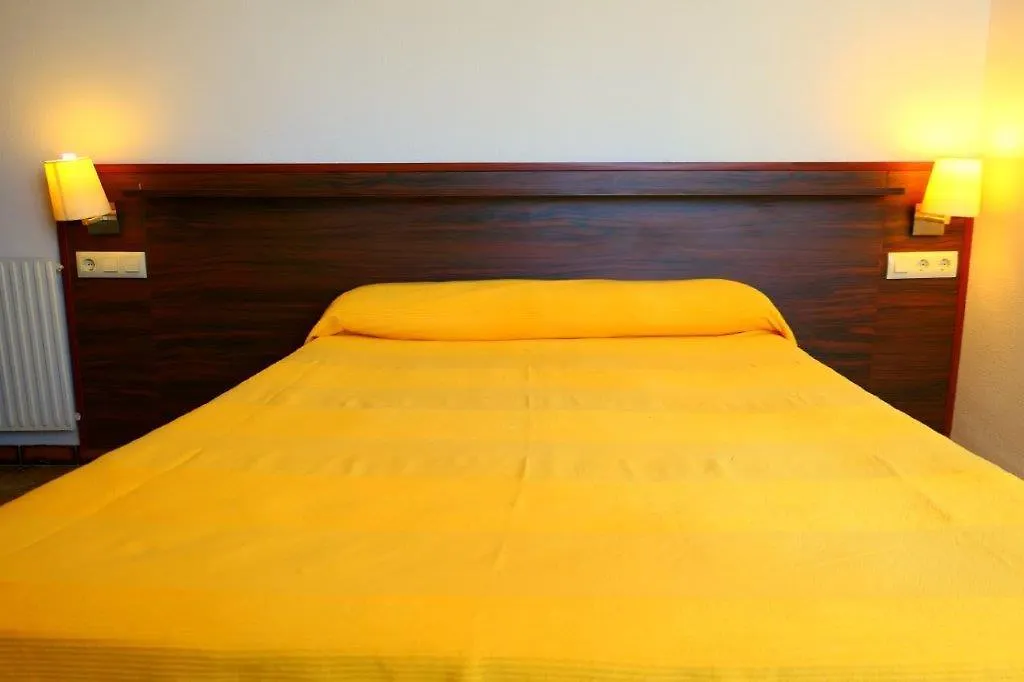 Apartamentos Los Angeles I Y II 迈阿密普拉特亚 酒店